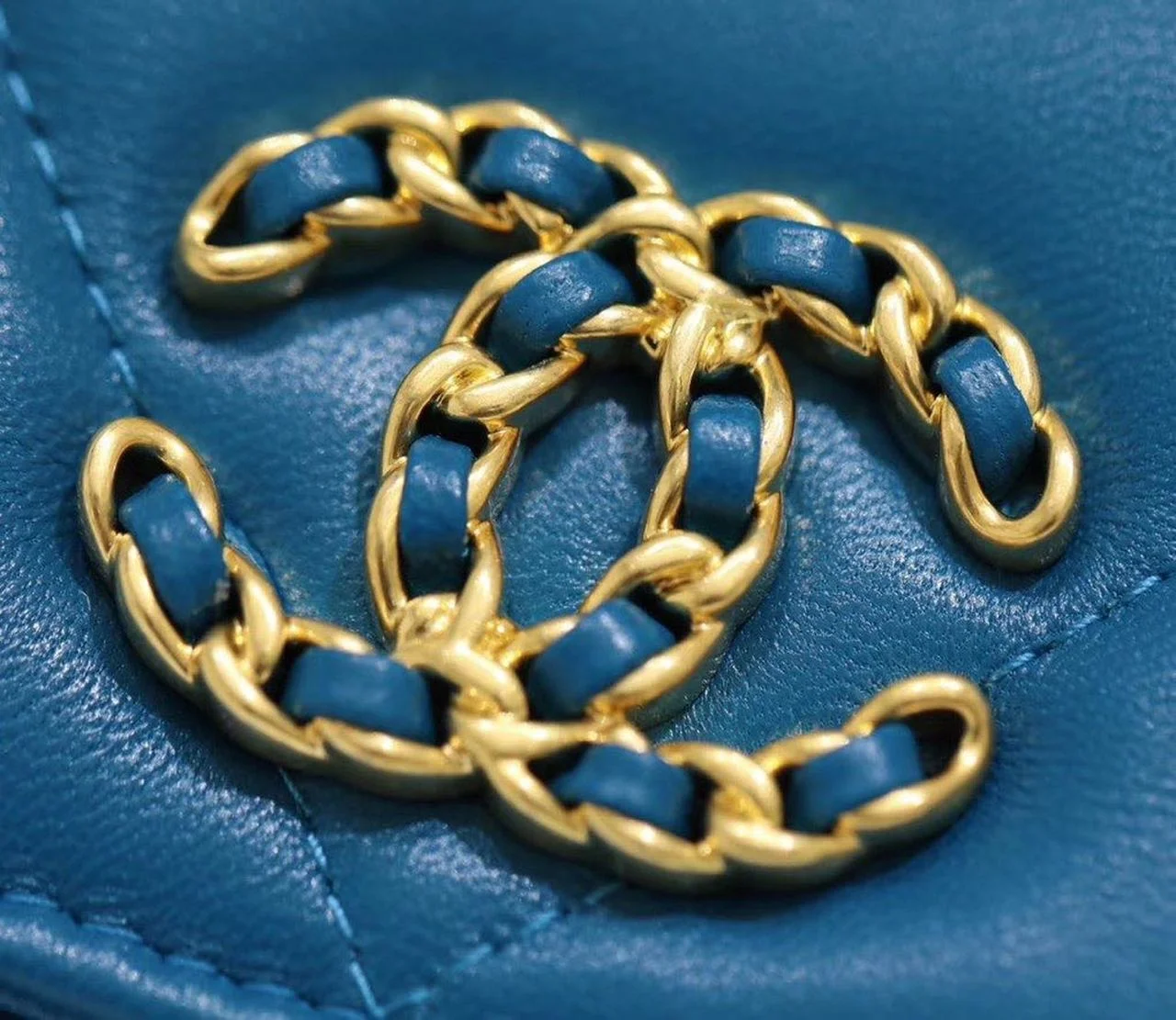 Chanel 19 WOC Flap Bag 20cm Goatskin Leather Spring/Summer Act 1 Collection, Blue
