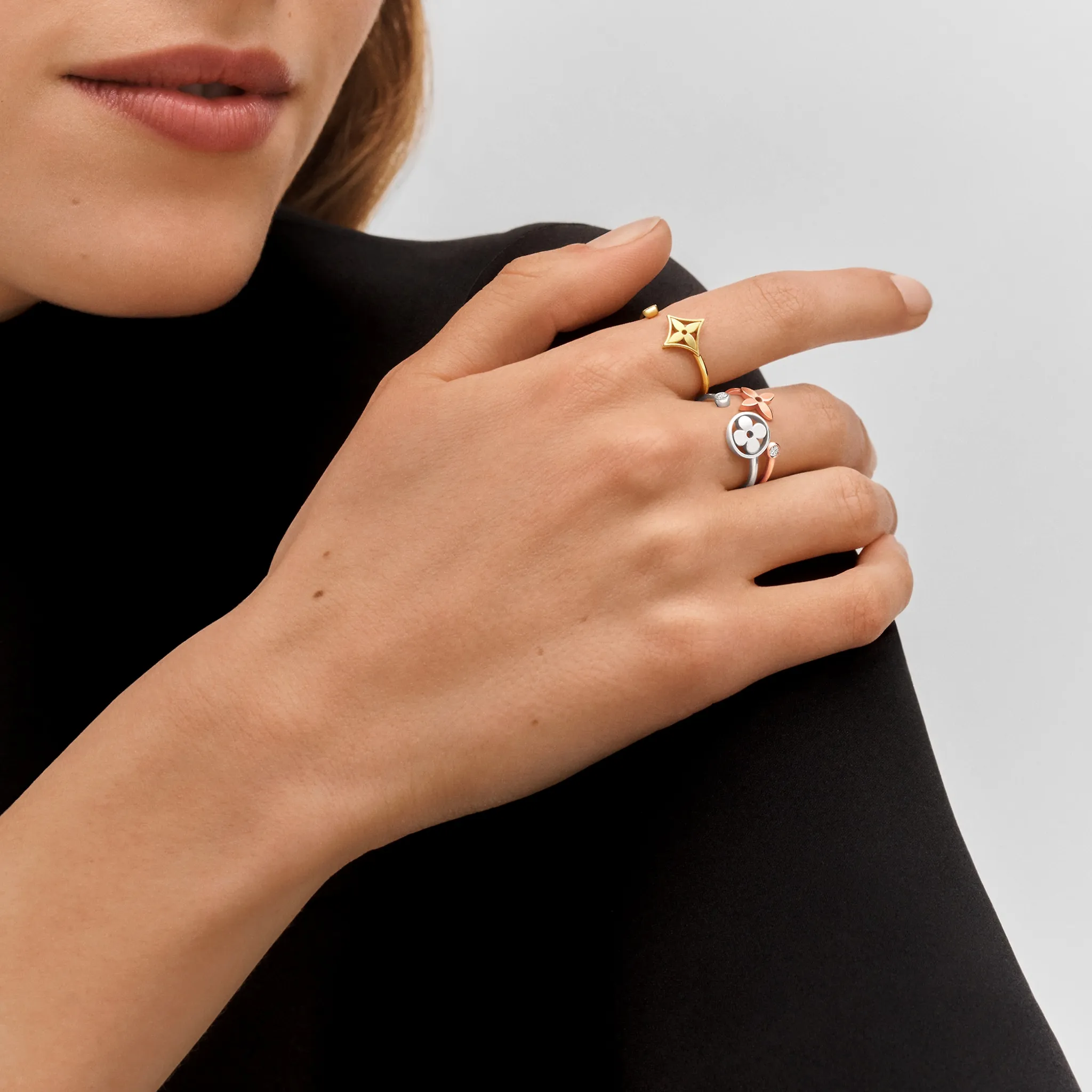 Idylle Blossom tri-tone gold and diamond ring