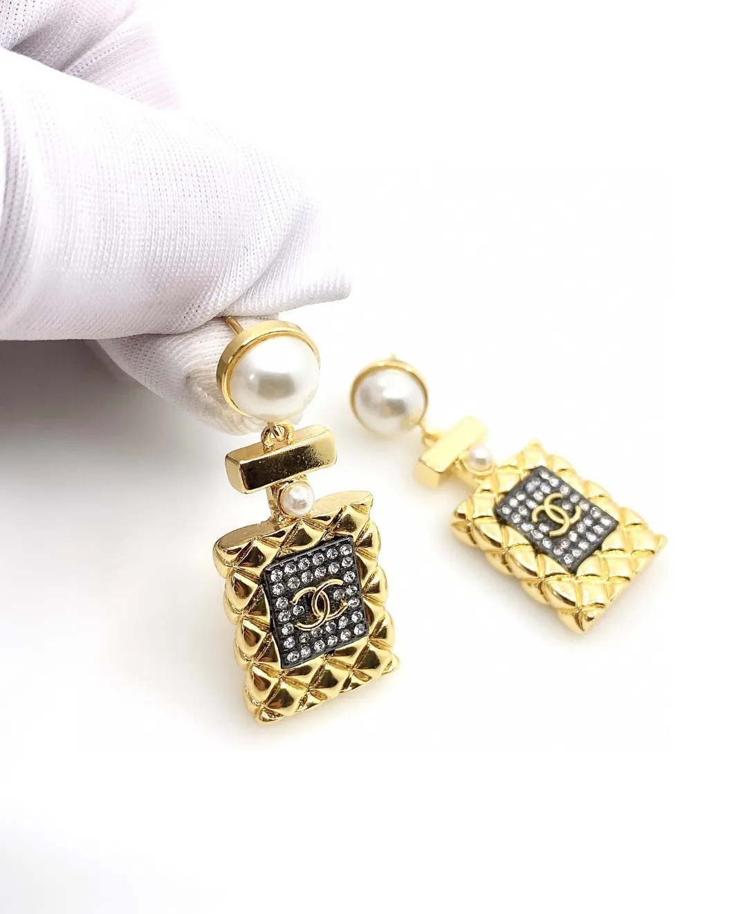 CC Earrings 0025