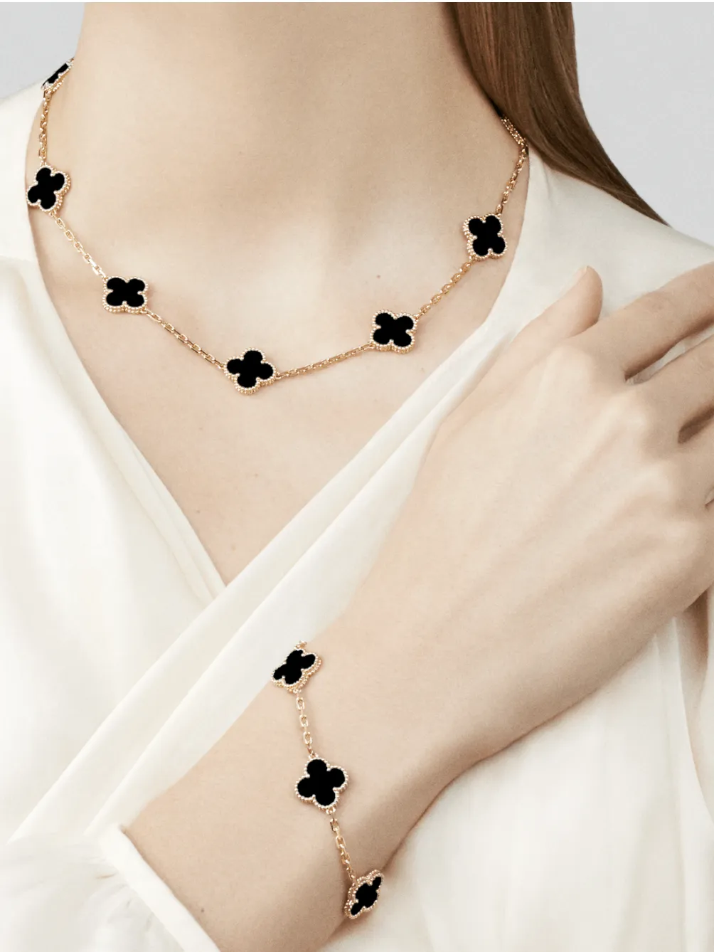 Van Cleef&Arpels Vintage Alhambra 18K yellow gold bracelet, 5 motifs, Onyx