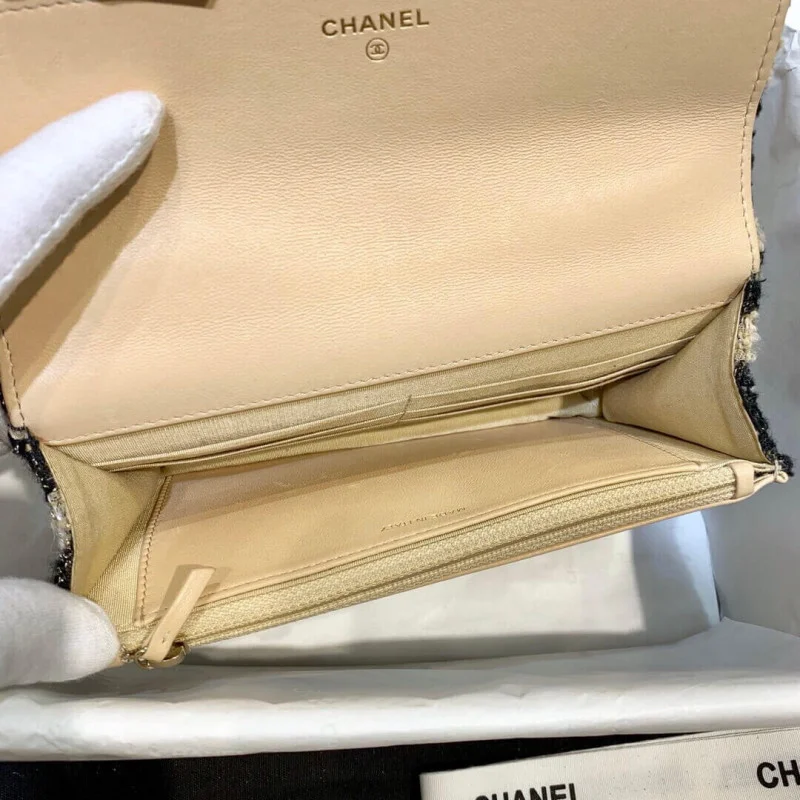 Chanel 19 Tweed W-With Leather Coin Purse Ap0985
