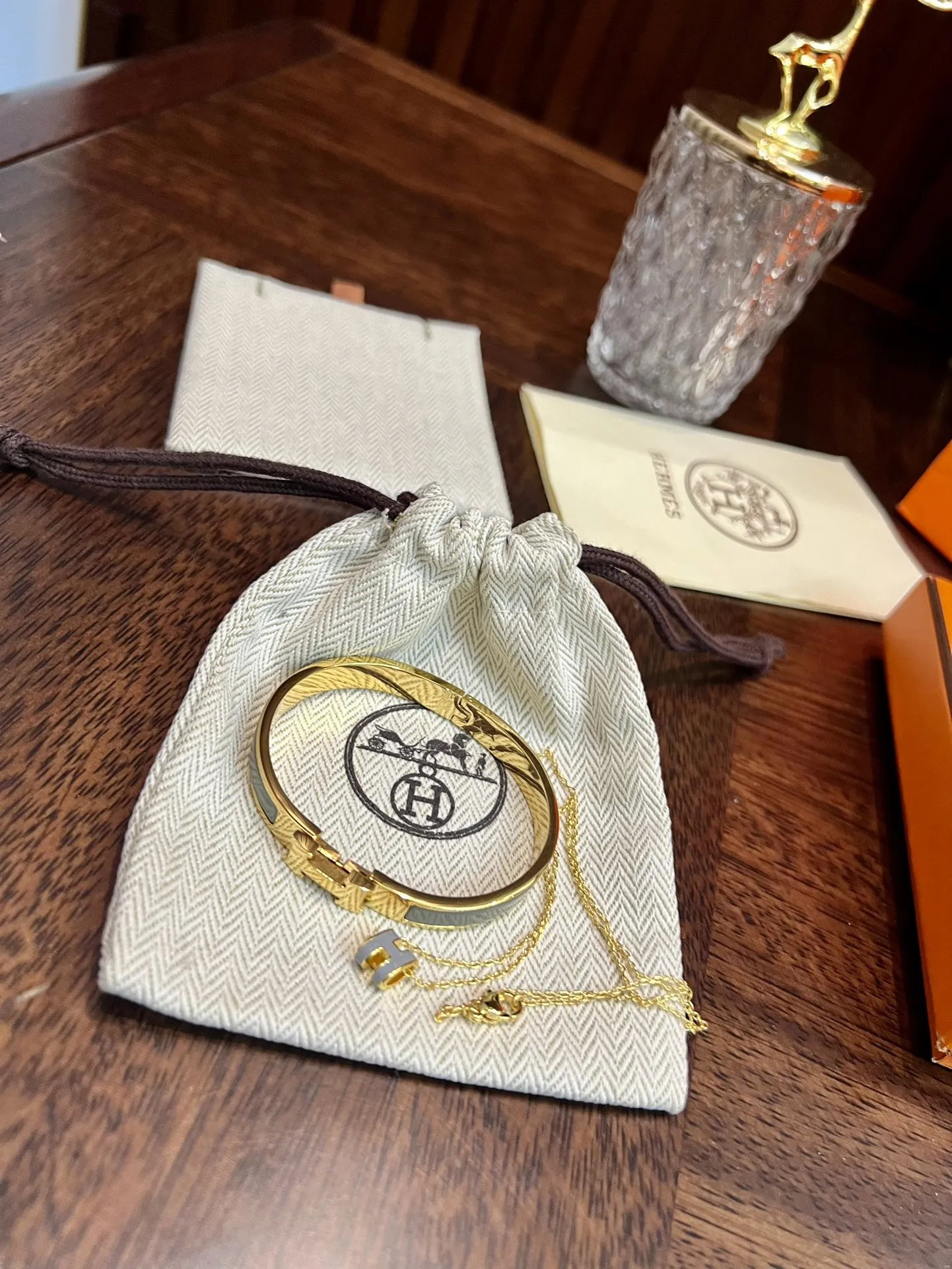 H new arrival bracelets 17 cm + necklace