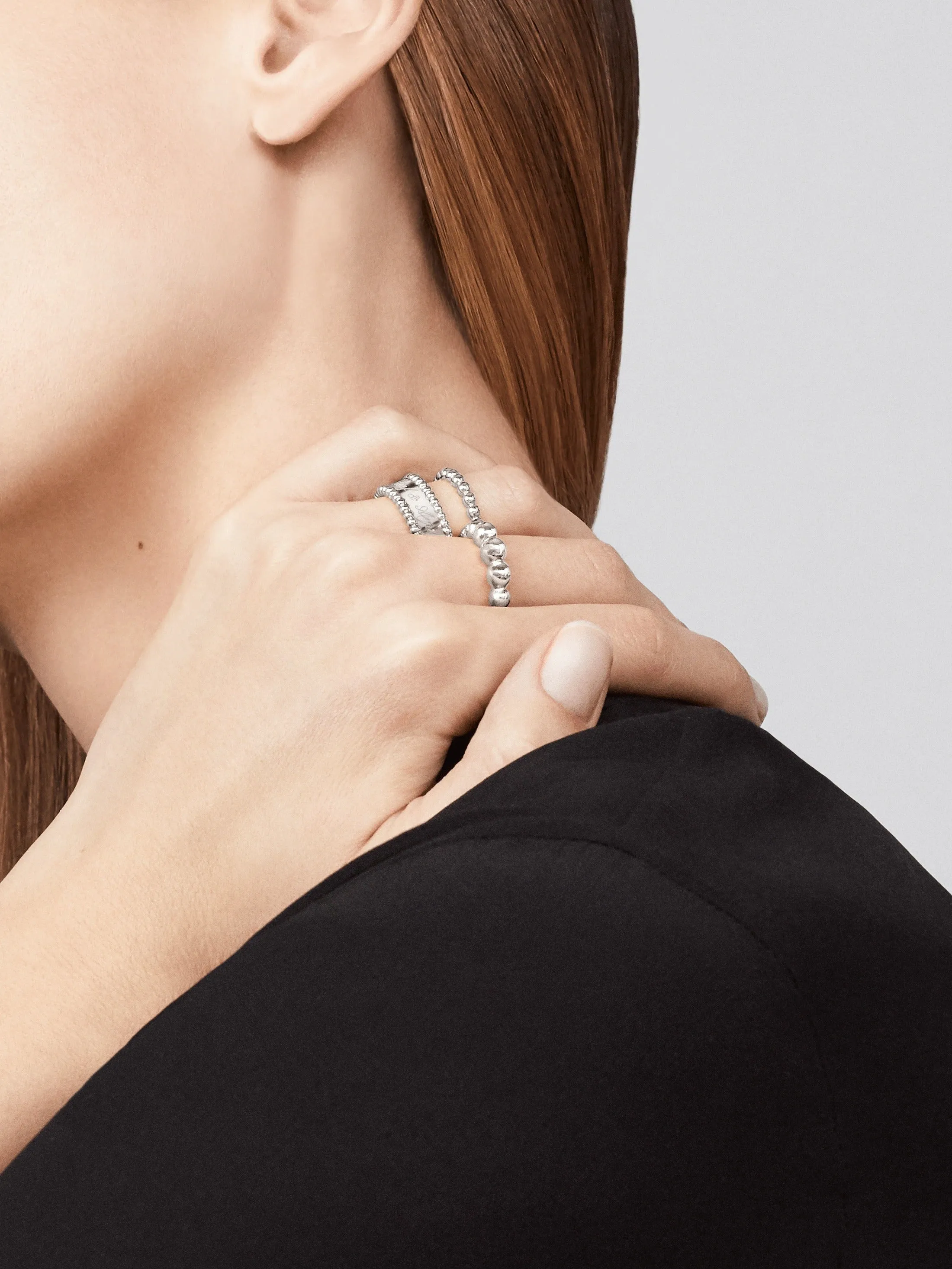 Perlée pearls of gold ring, medium model White gold