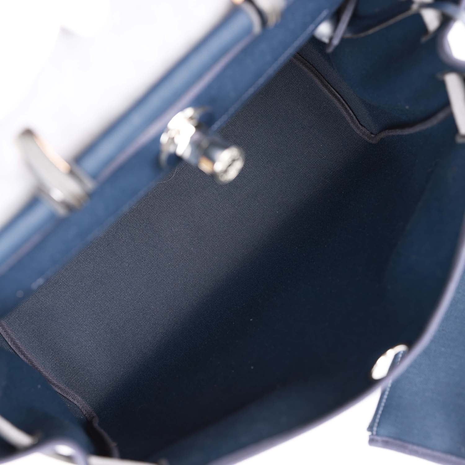 Hermes Herbag 39 Bleu Marine/Bleu Indigo Toile Militaire and Vache Hunter Palladium Hardware