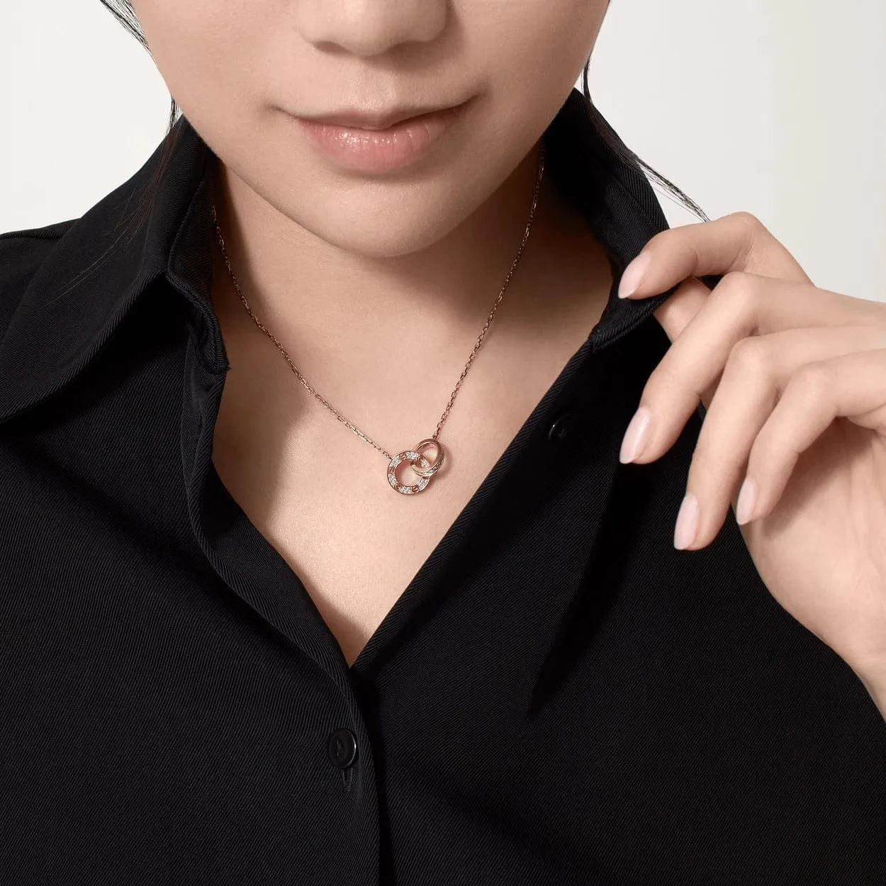 car Love Necklace Interlocking Circles Necklace With Diamond Paved
