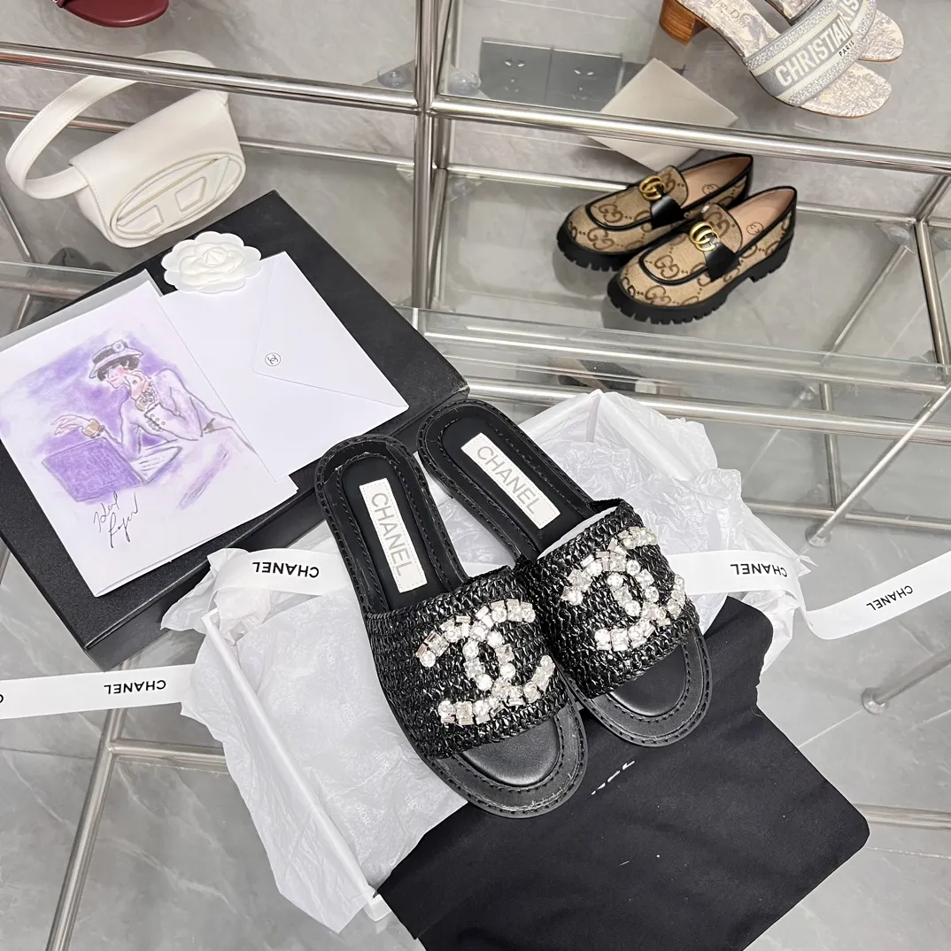 CC new arrival women slippers 001