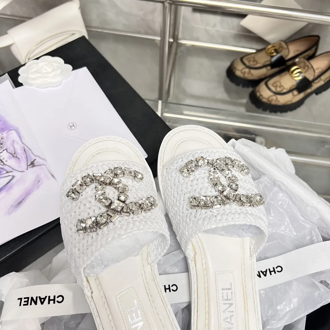 CC new arrival women slippers 001