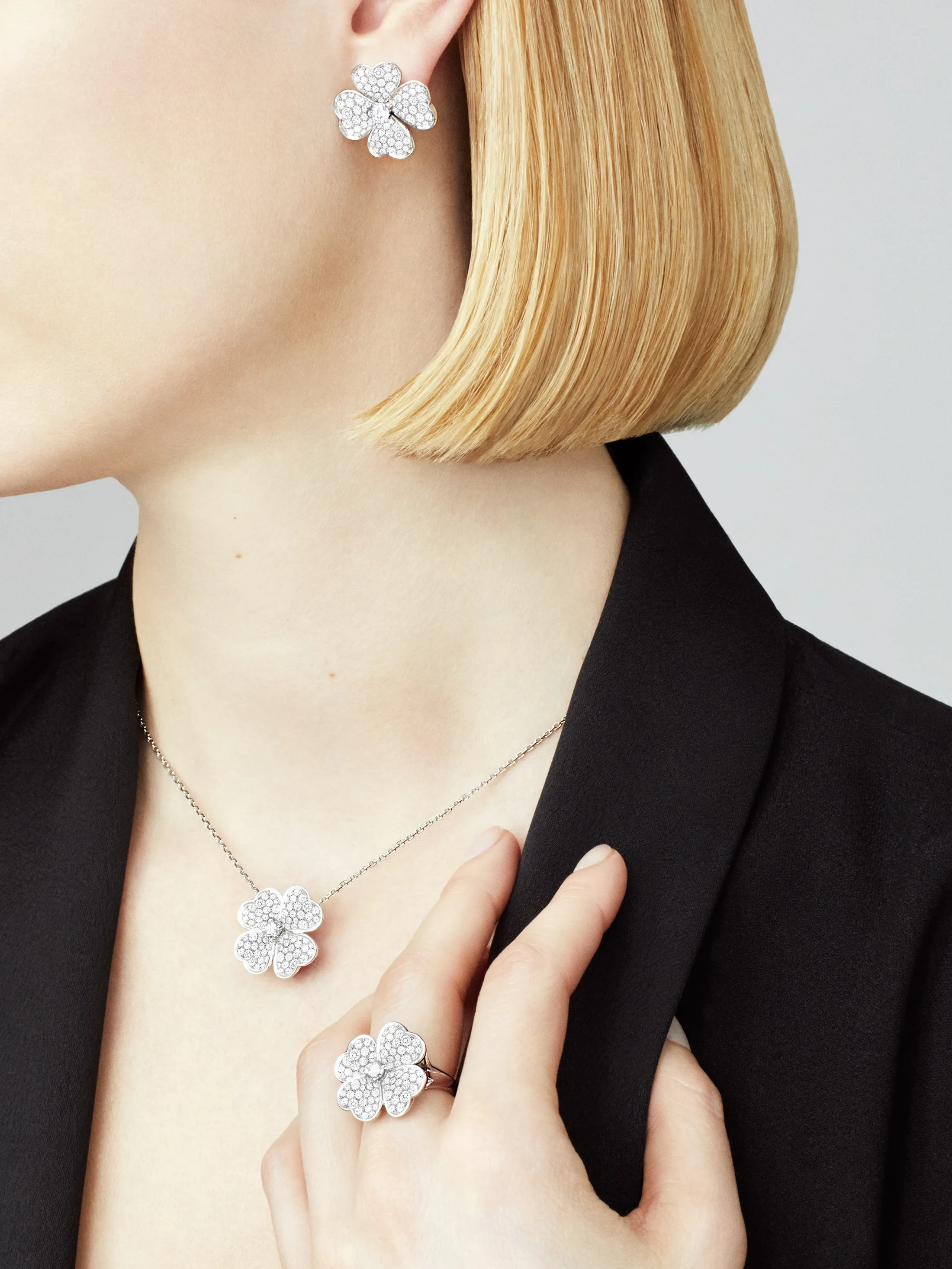 Cosmos medium model clip pendant