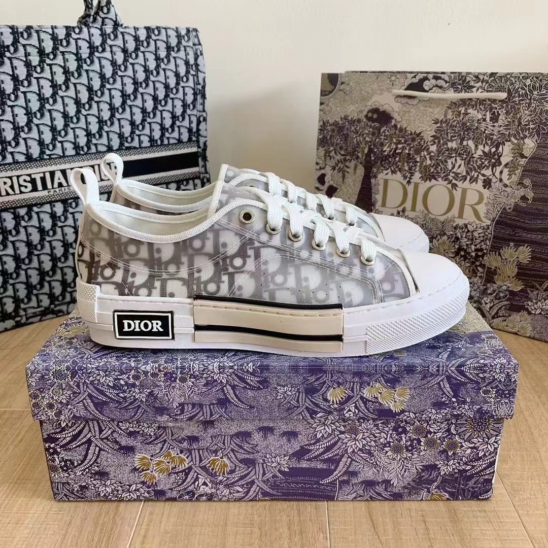B23 Low-Top Sneaker White and Black Oblique Canvas