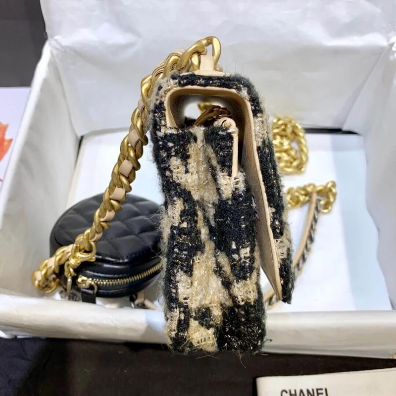 Chanel 19 Tweed W-With Leather Coin Purse Ap0985