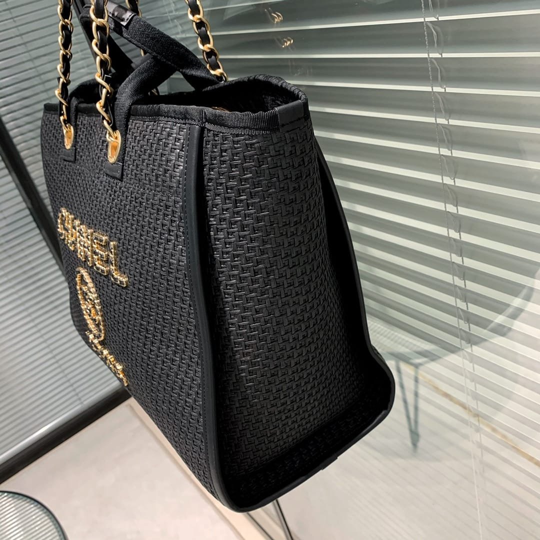 CHANEL Large Tote Black – A66941