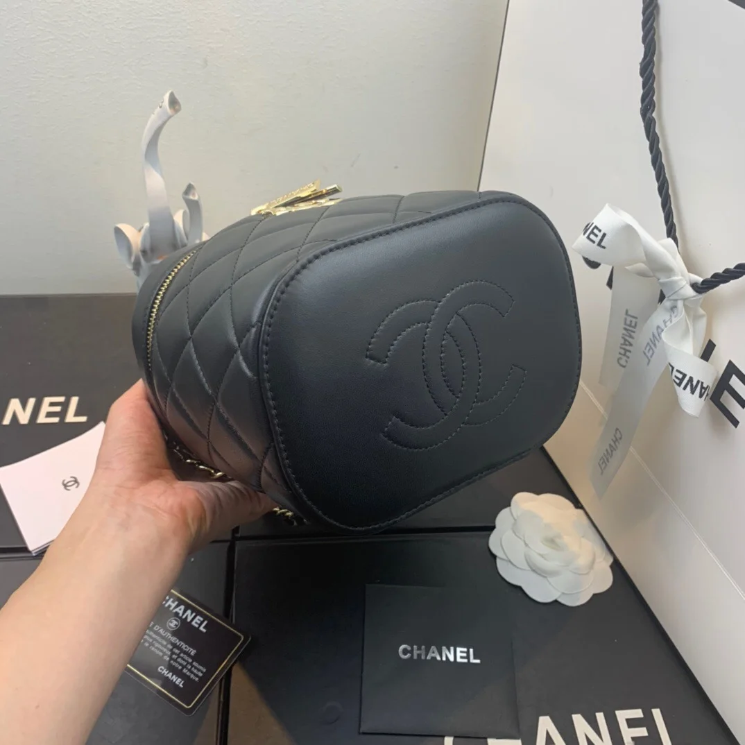 Chanel Vanity Case Gold Hardware Black For Women, Women’s Handbags, Shoulder Bags 7.9in/20cm AS2061