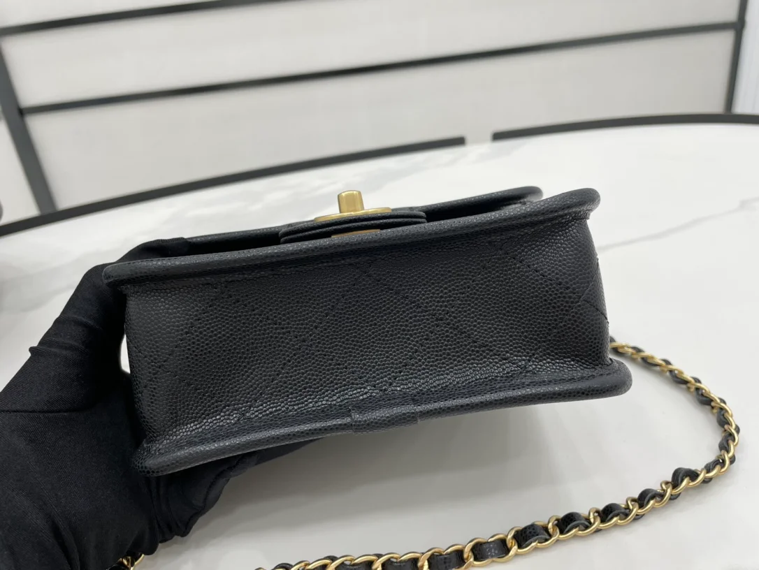 Chanel 22K Flap Bag Black For Women, Women’s Bags 8.1in/20.5cm