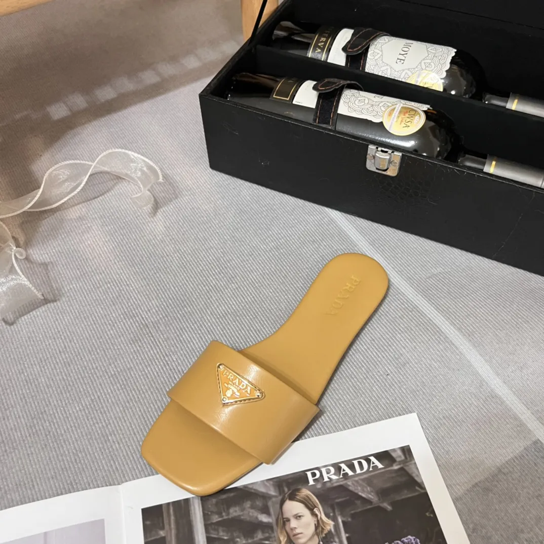 Pra new arrival women slippers