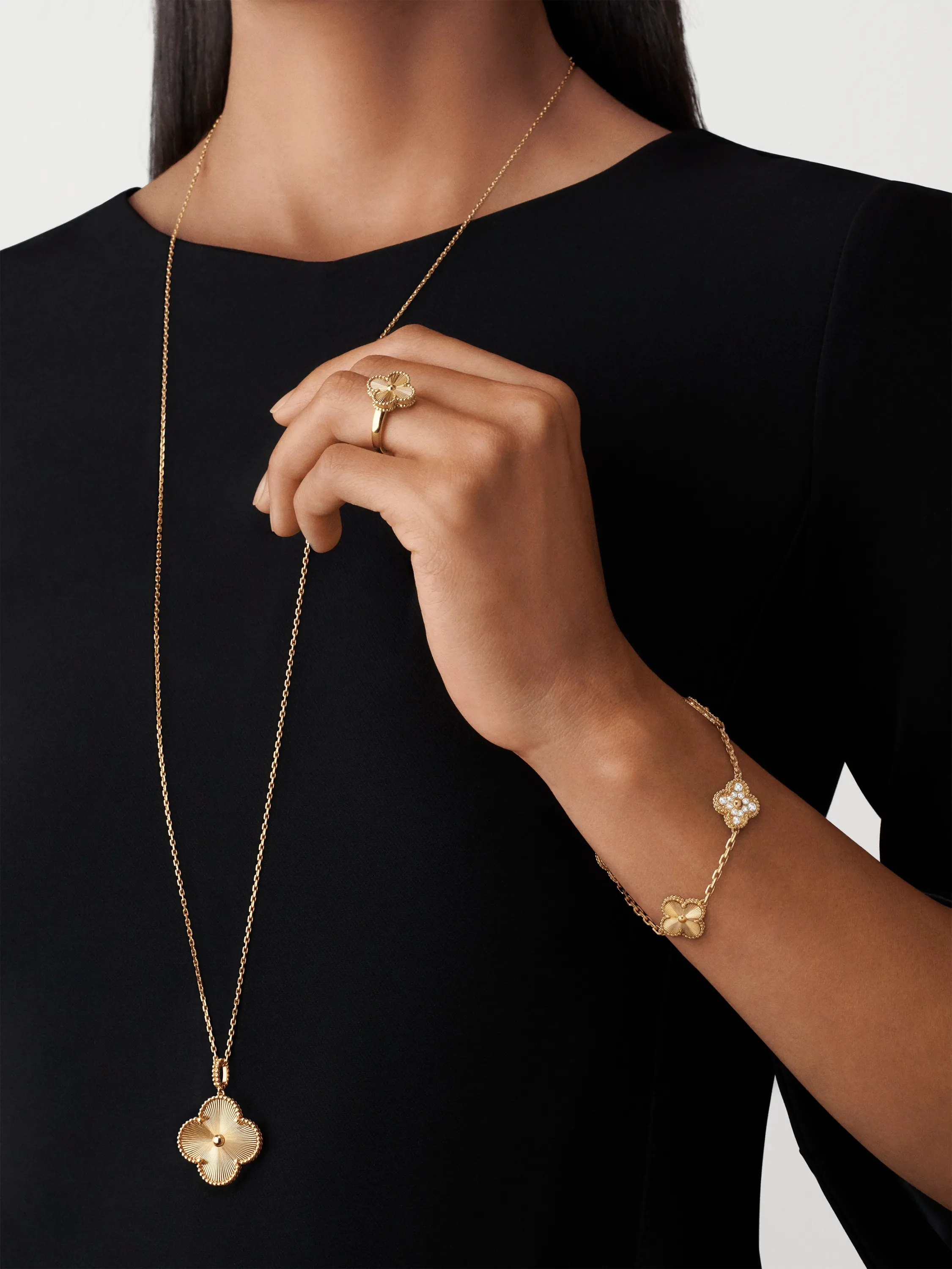 Van Cleef&Arpels VintageMagic Alhambra long necklace, 1 motif yellow gold