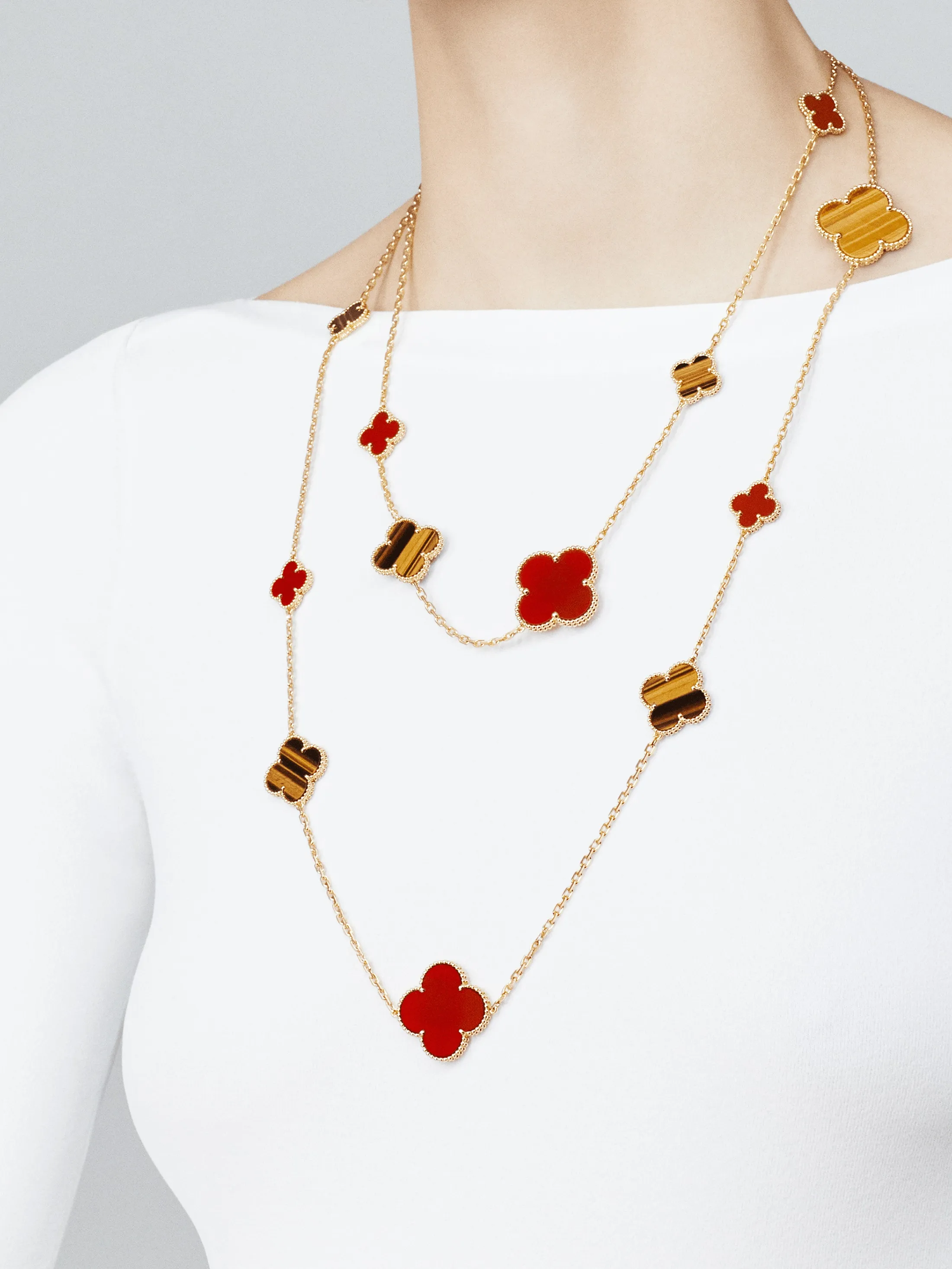 Van Cleef&Arpels VintageMagic Alhambra long necklace