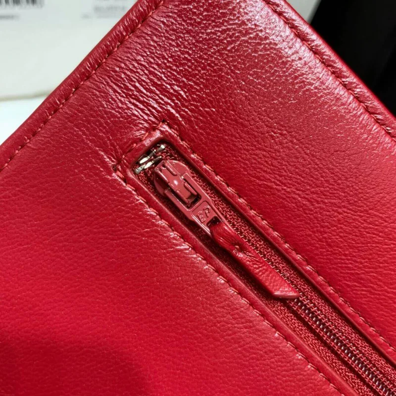 Chanel W-With -Details On Strap Ap1450 In Velvet