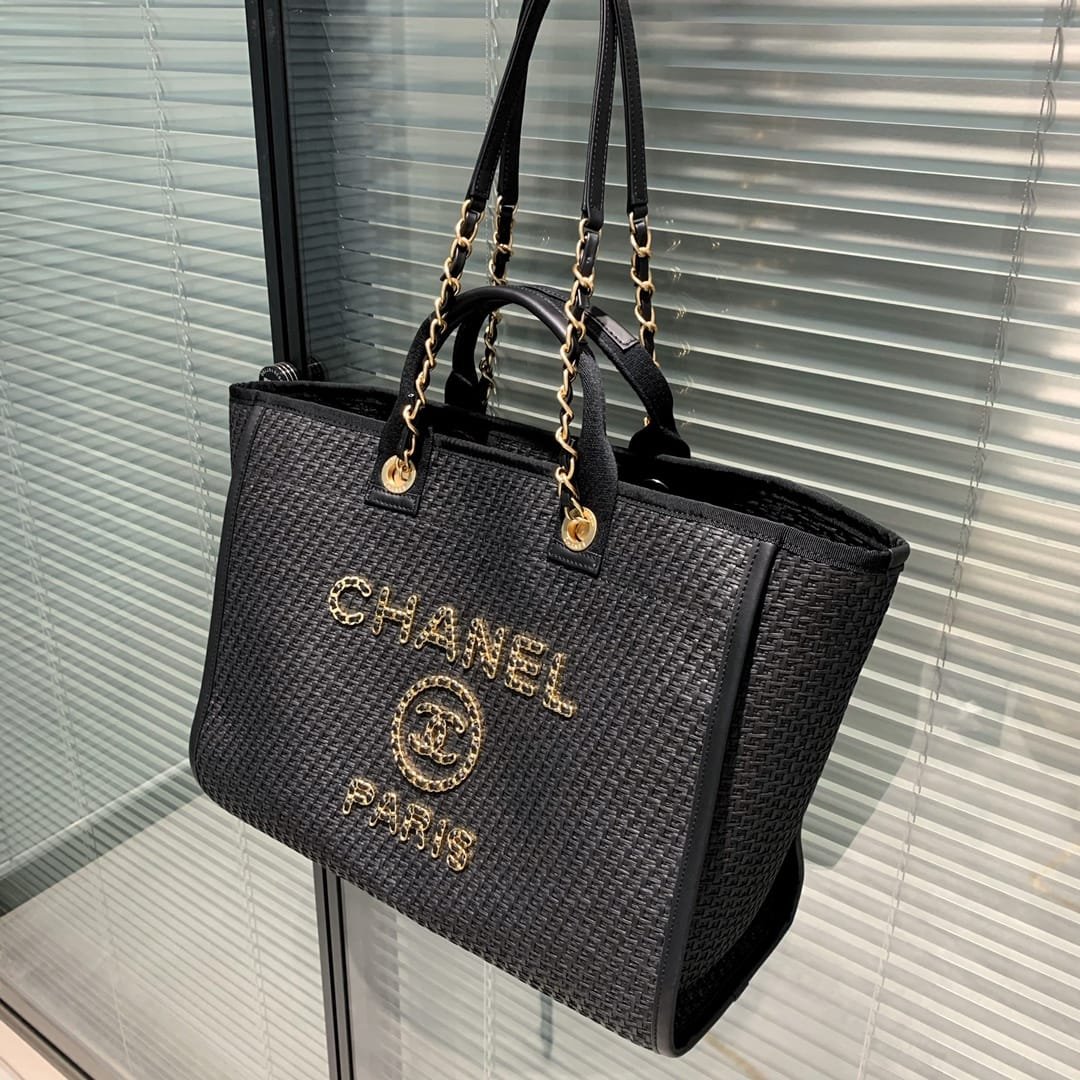 CHANEL Large Tote Black – A66941