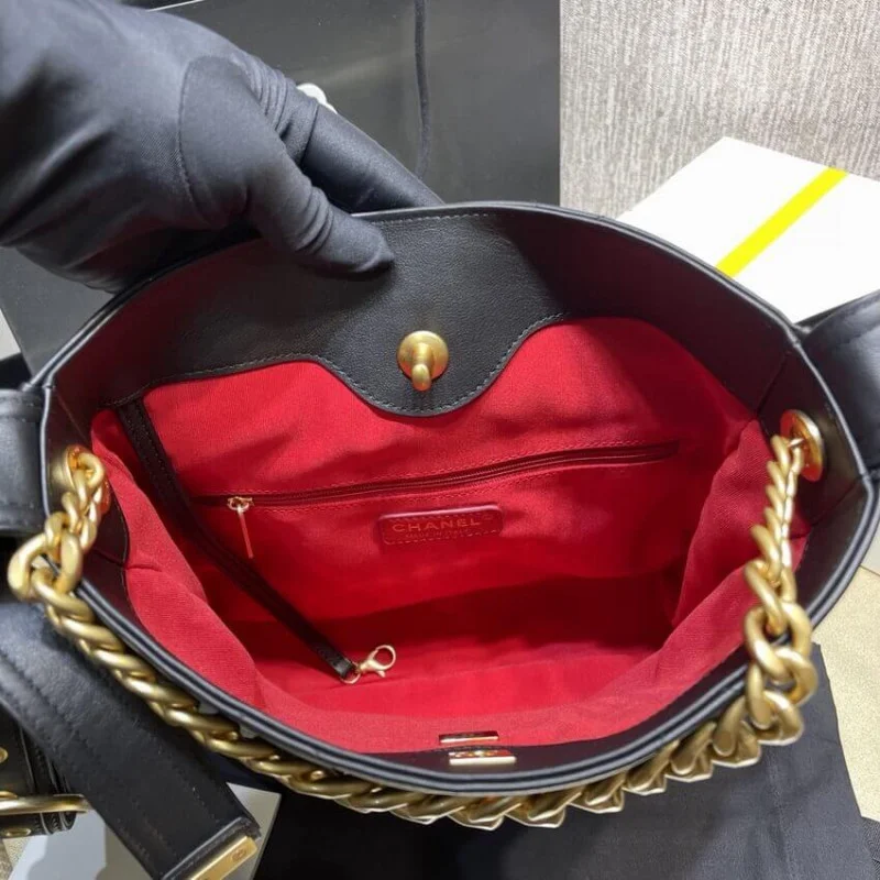 Chanel Hobo Handbag Calfskin Black As2844
