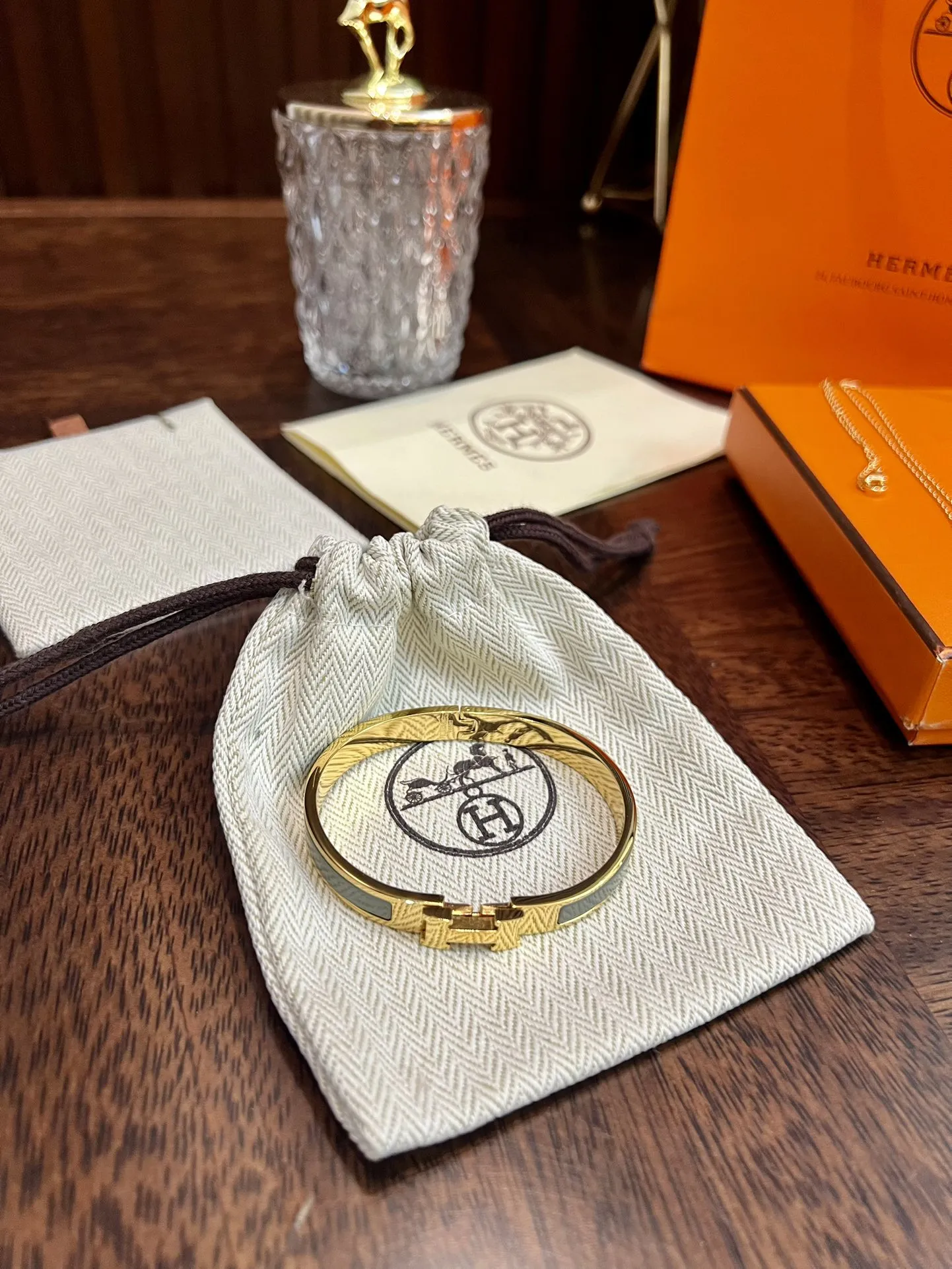 H new arrival bracelets 17 cm + necklace