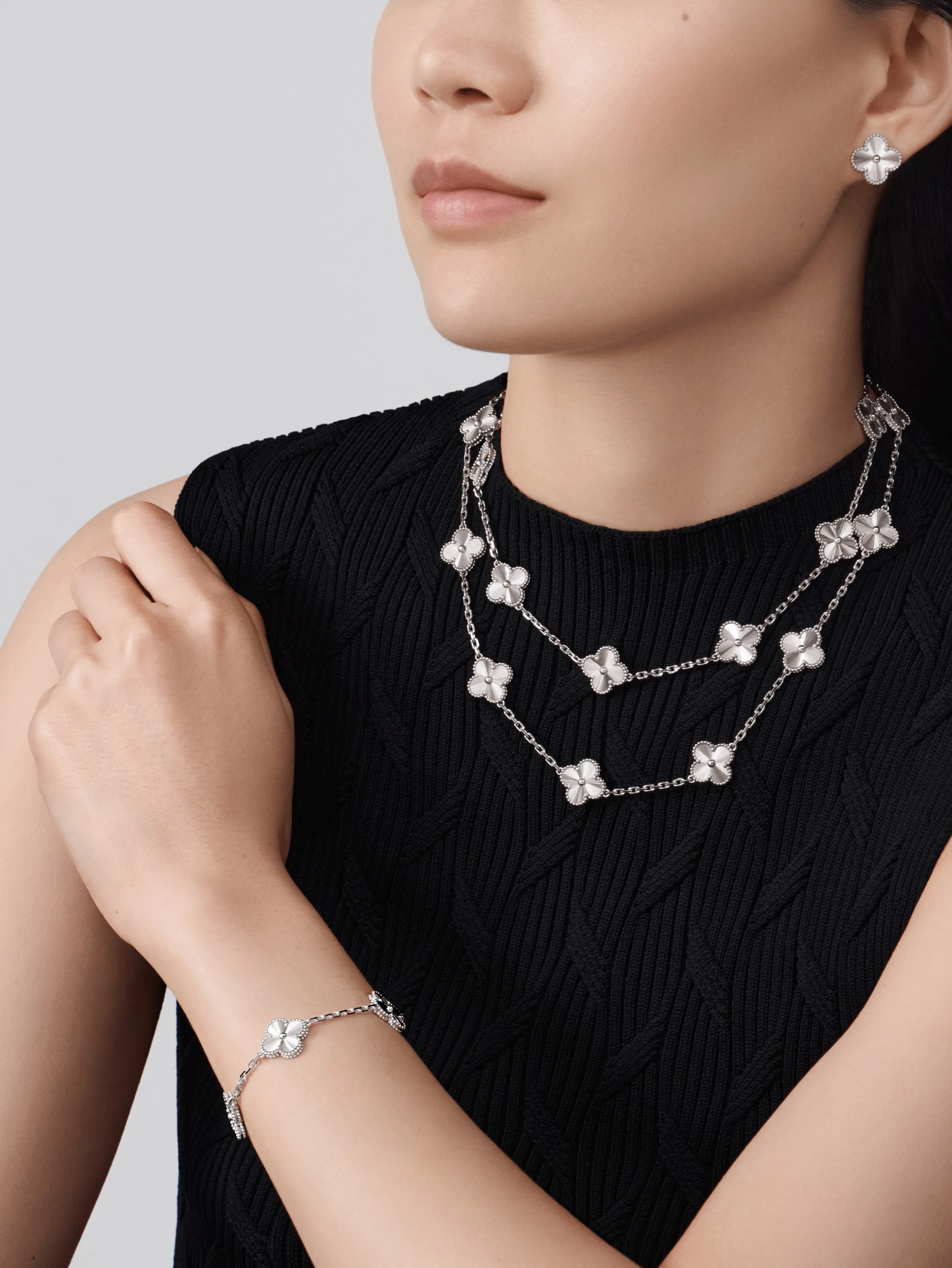 Van Cleef&Arpels VintageVan Cleef&Arpels alhambra long necklace 18K white gold