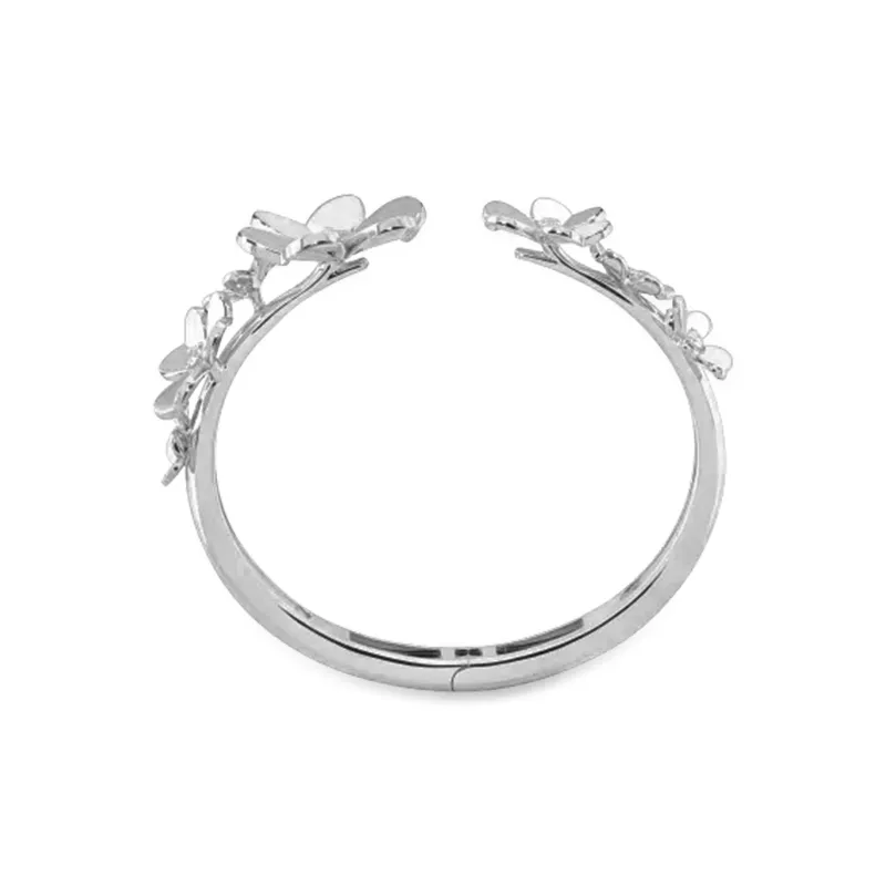 Gold flower bracelet with 7 diamonds