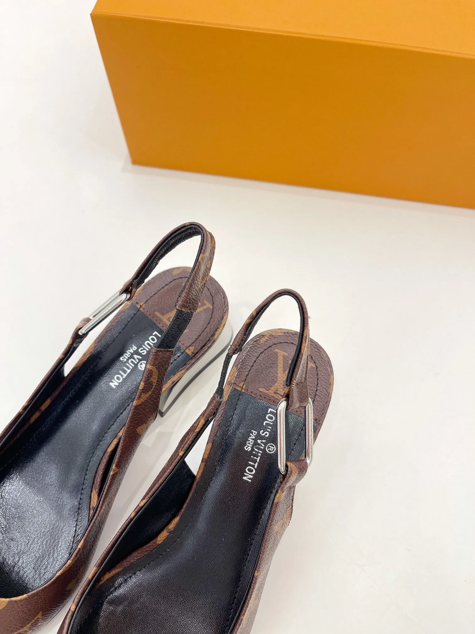 L Magnetic Slingback Pump Brown For Women L