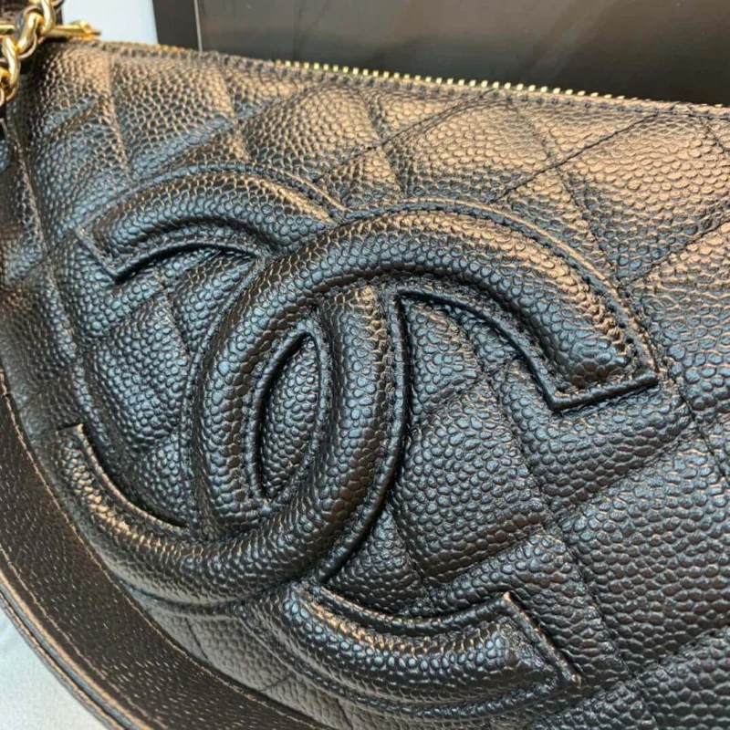 Chanel Grained Leather Hobo Bag B01960