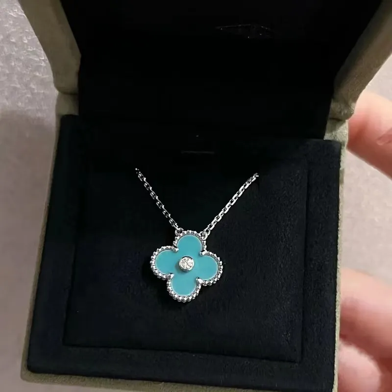 Van Cleef&Arpels Vintage Alhambra pendant