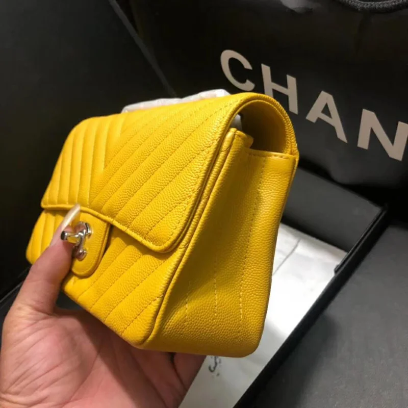 Chanel Chevron Caviar Leathe 20Cm Class-Flap Bag 1116