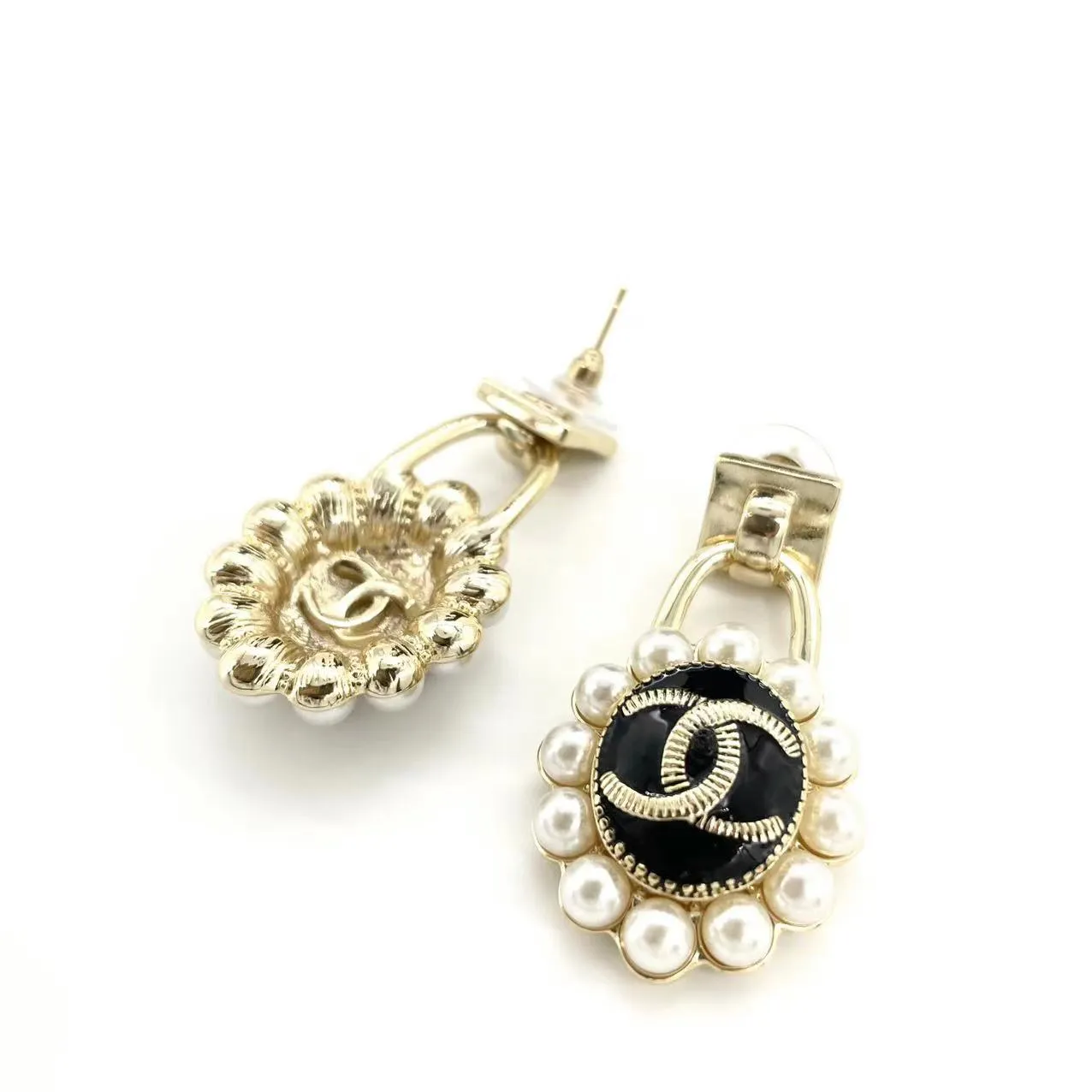 CHANEL Classic Earring