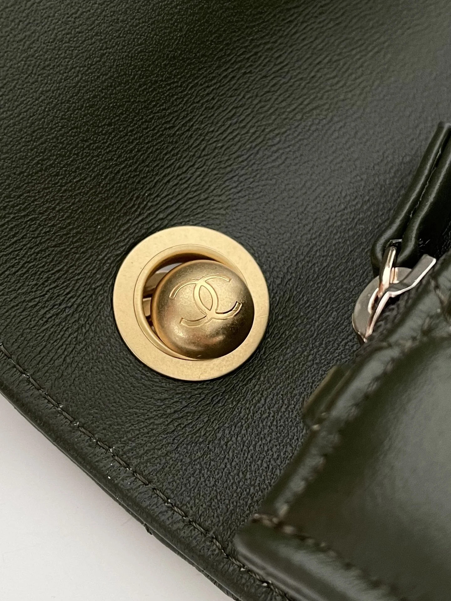 Chanel Wallet With Strap Dark Green For Women, Women’s Bags 6.7in/17cm