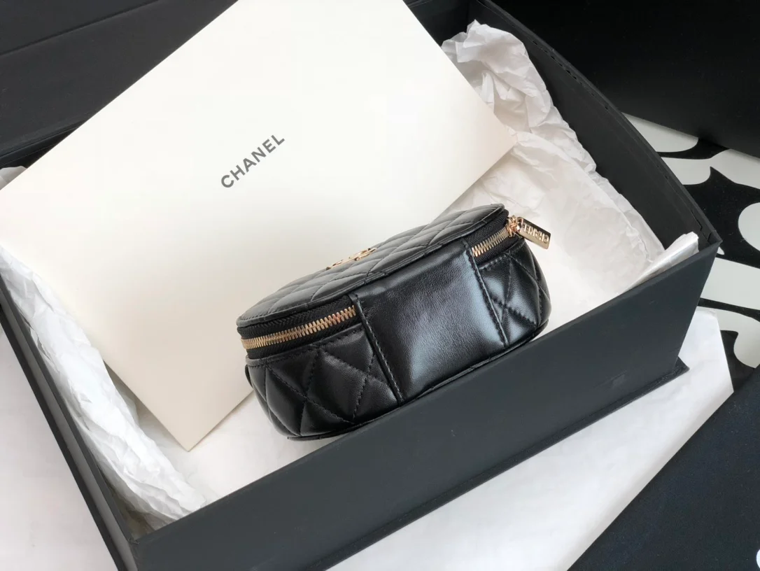 Chanel Vanity Case Shiny Gold Black Bag For Women 9.5cm/3.7in