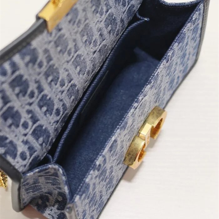 Dior 30 Montaigne East-West Bag with Chain-9334