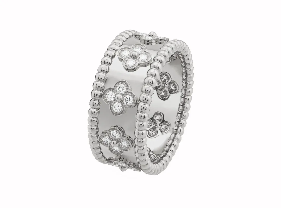 Perlée clovers ring