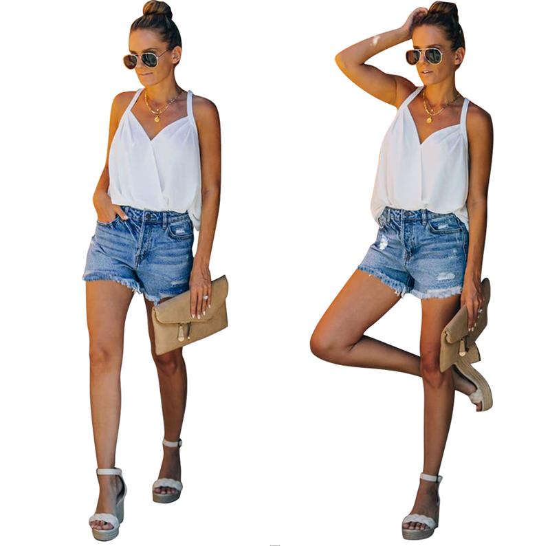 High waist denim shorts with loose edges