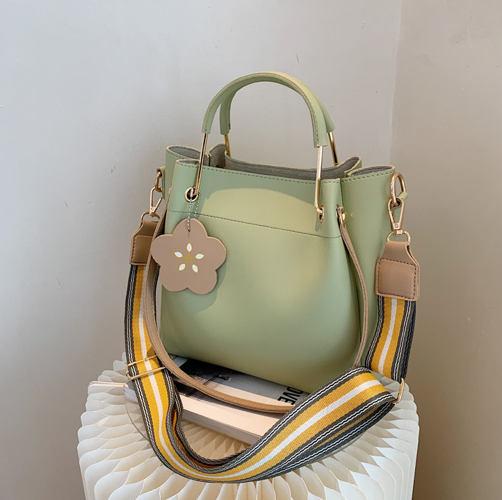 Retro Large-capacity Portable Bucket Bag