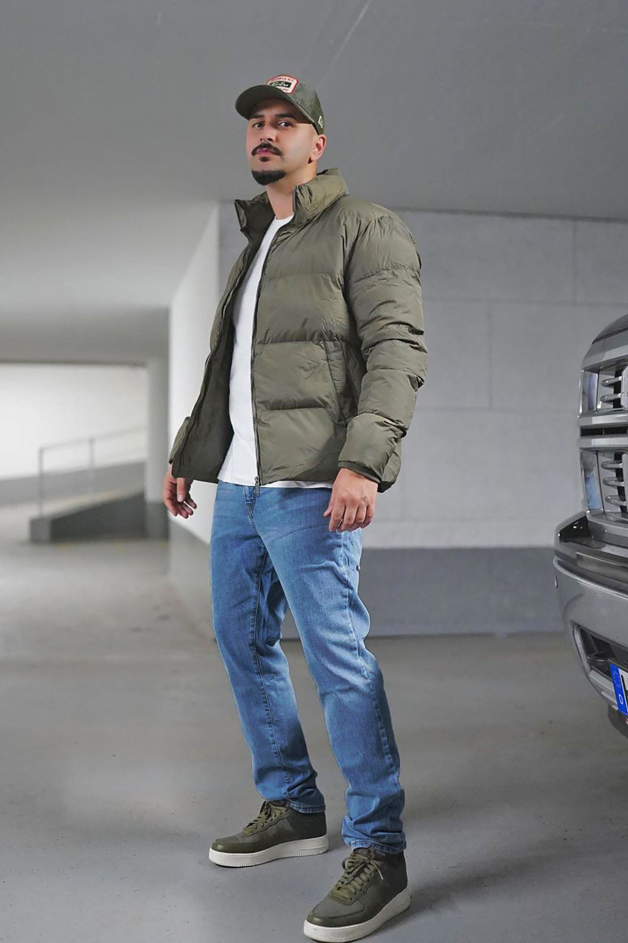 Fashionable elastic men's small leg jeans