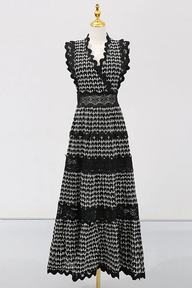 Women's Laser Cut Wavy Trim Maxi Dress
