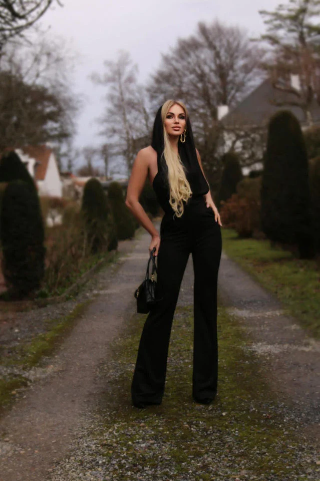 Women's Backless Hooded Jumpsuit With Slip Pockets