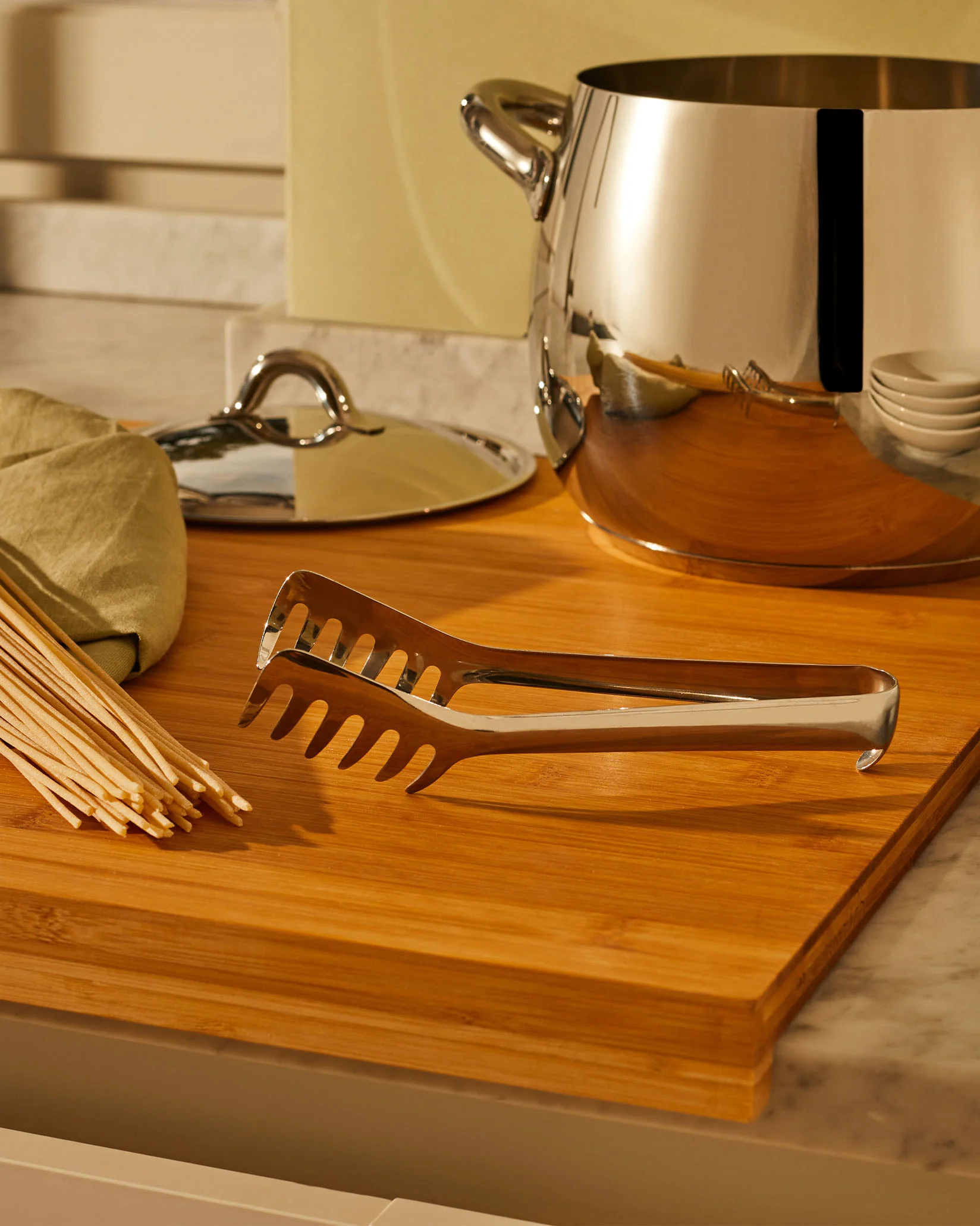 502 Spaghetti tongs Design Ufficio Tecnico Alessi