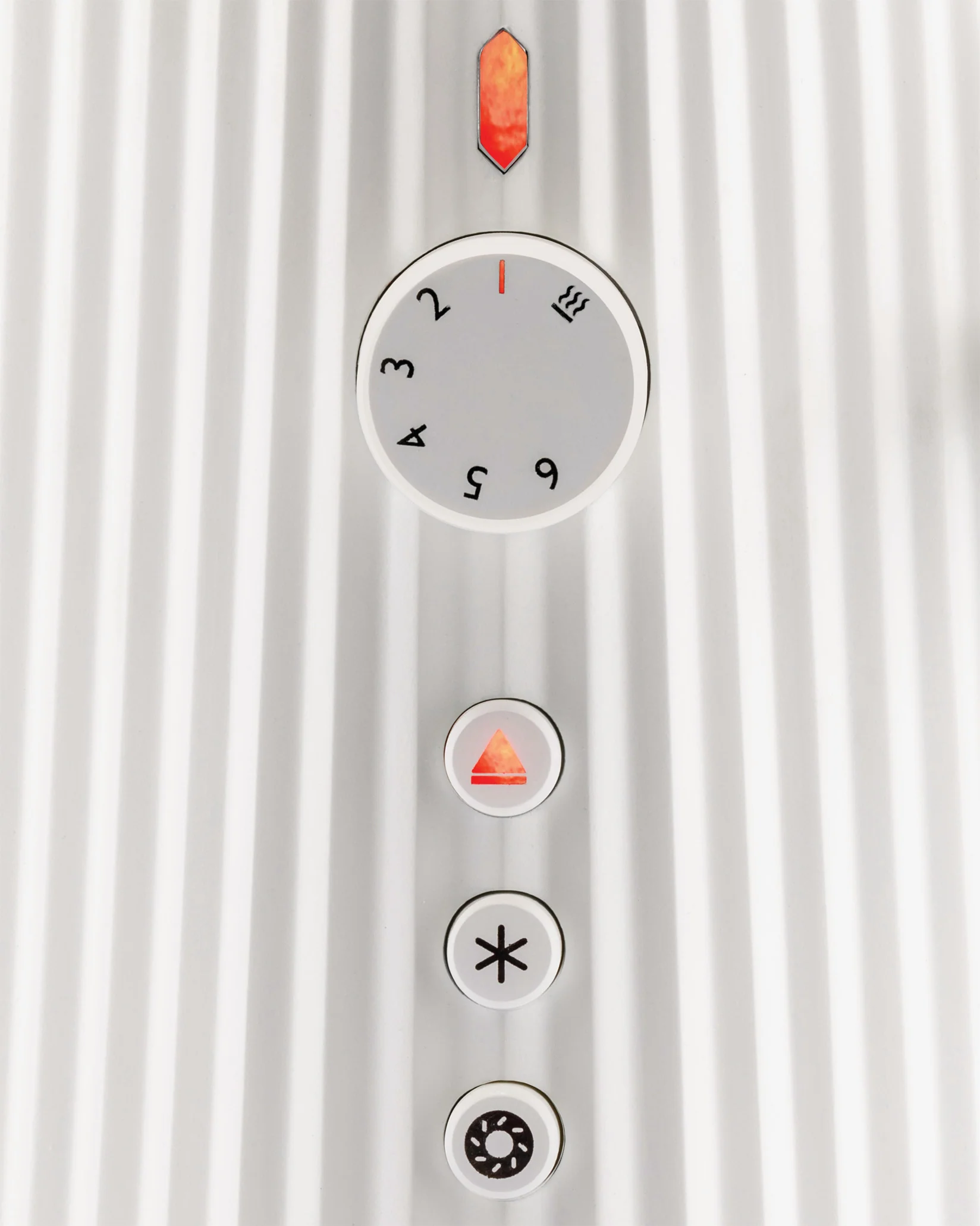 Plissé Toaster. British plug Design Michele De Lucchi