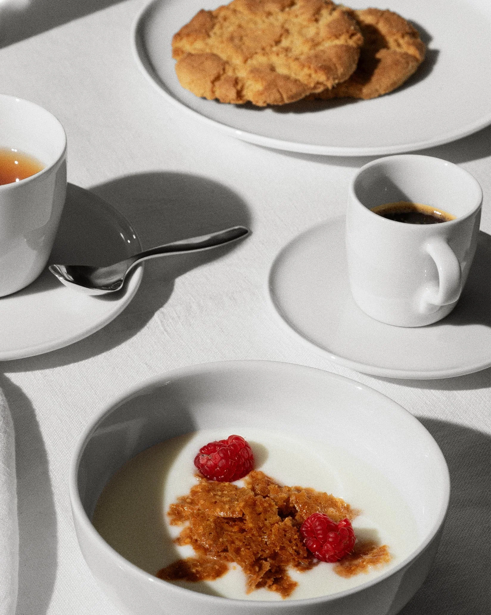 Itsumo Set of one mocha cup with saucer. 4 pieces Design Naoto Fukasawa