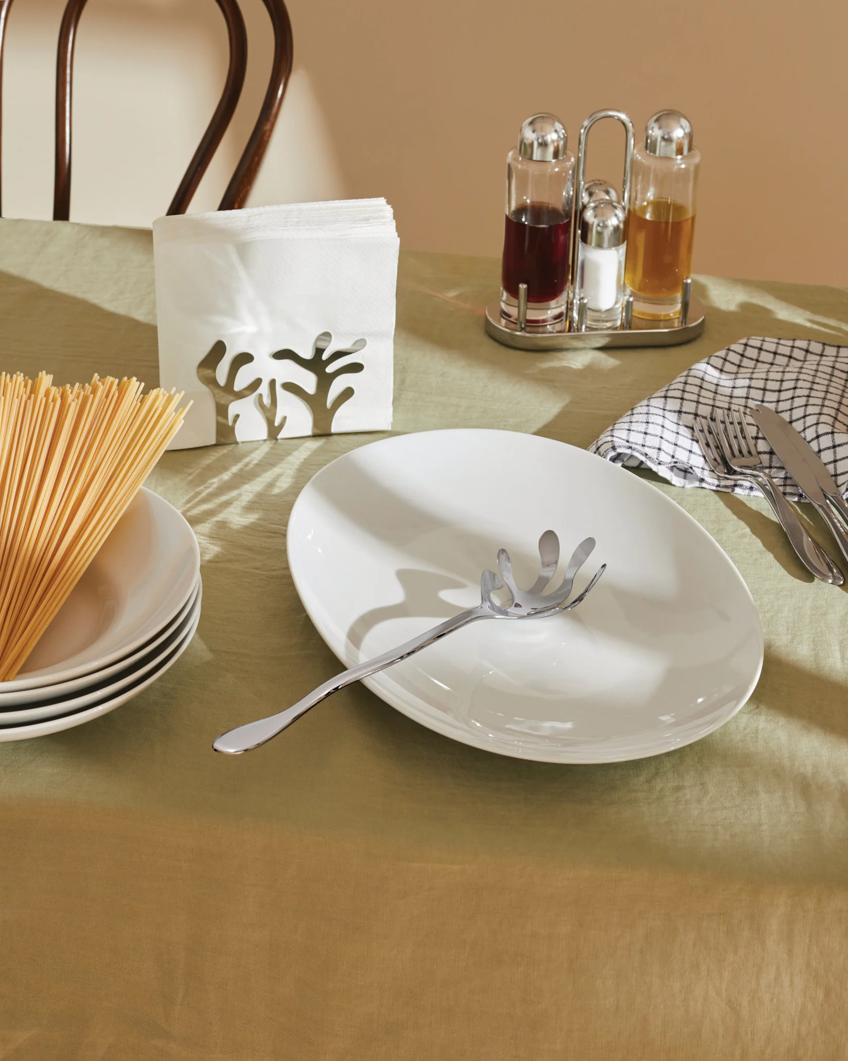 Mediterraneo Spaghetti serving spoon Design Emma Silvestris, LPWK