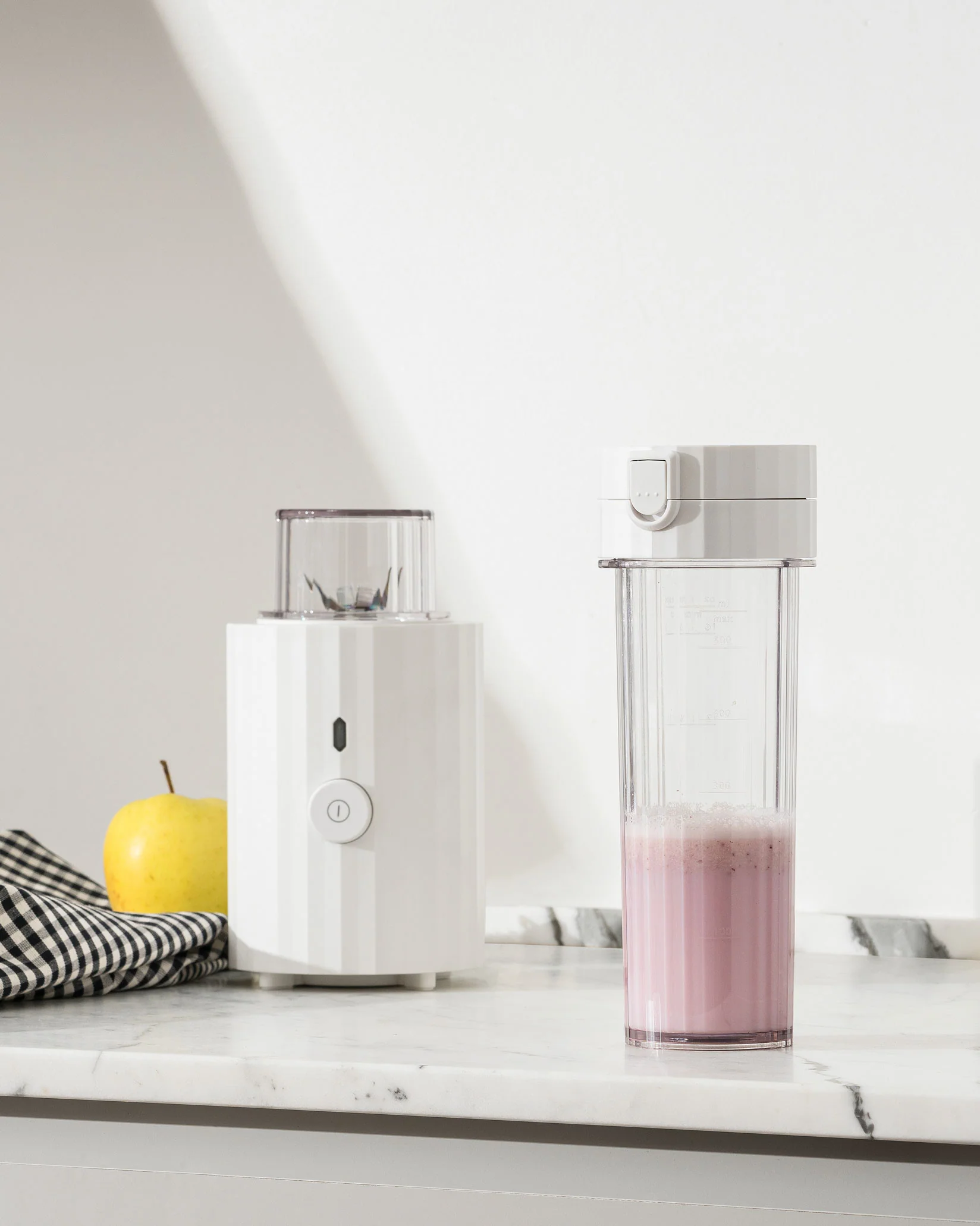 Plissé Water bottle Design Michele De Lucchi