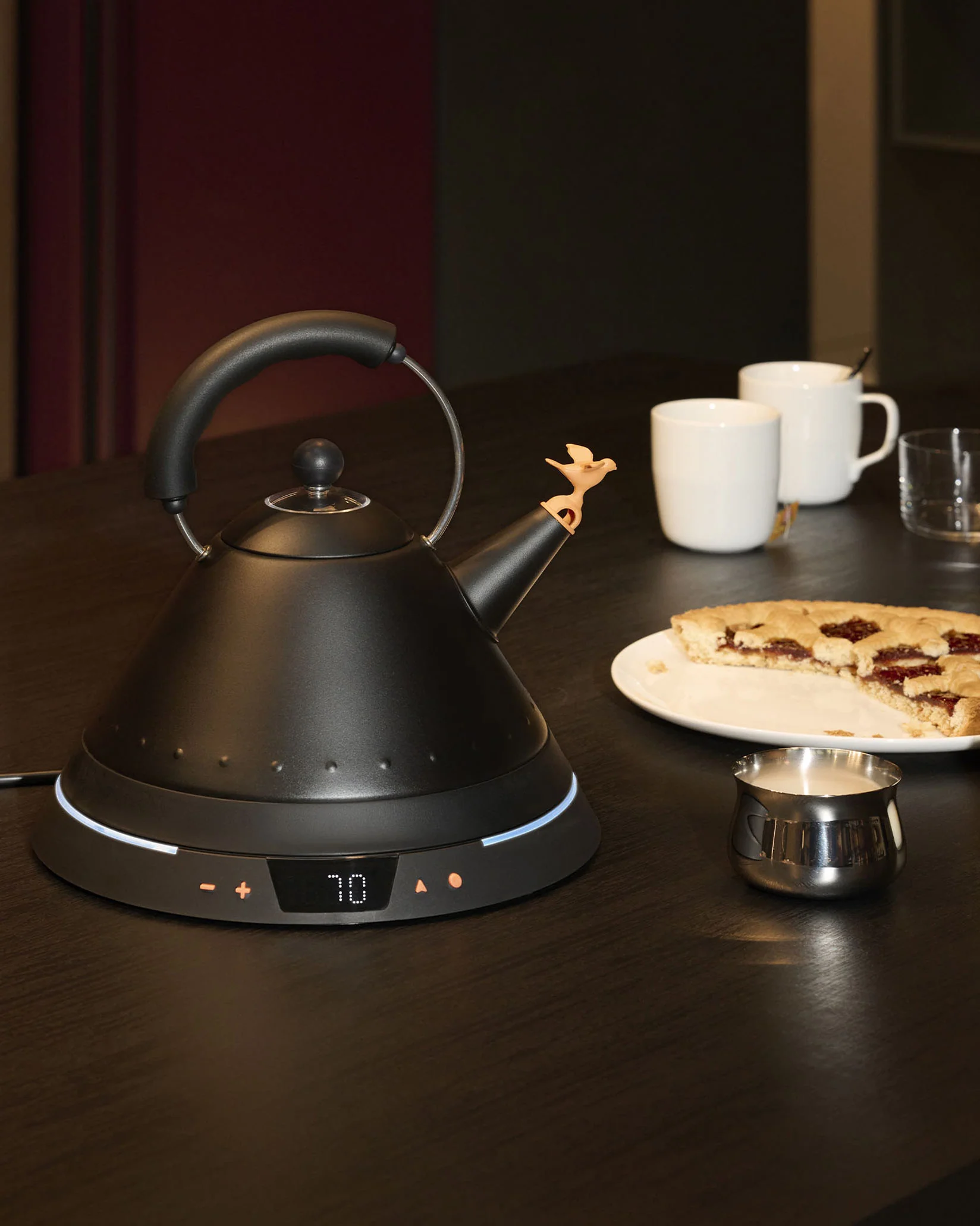 MG32 Electric kettle. European plug Design Michael Graves