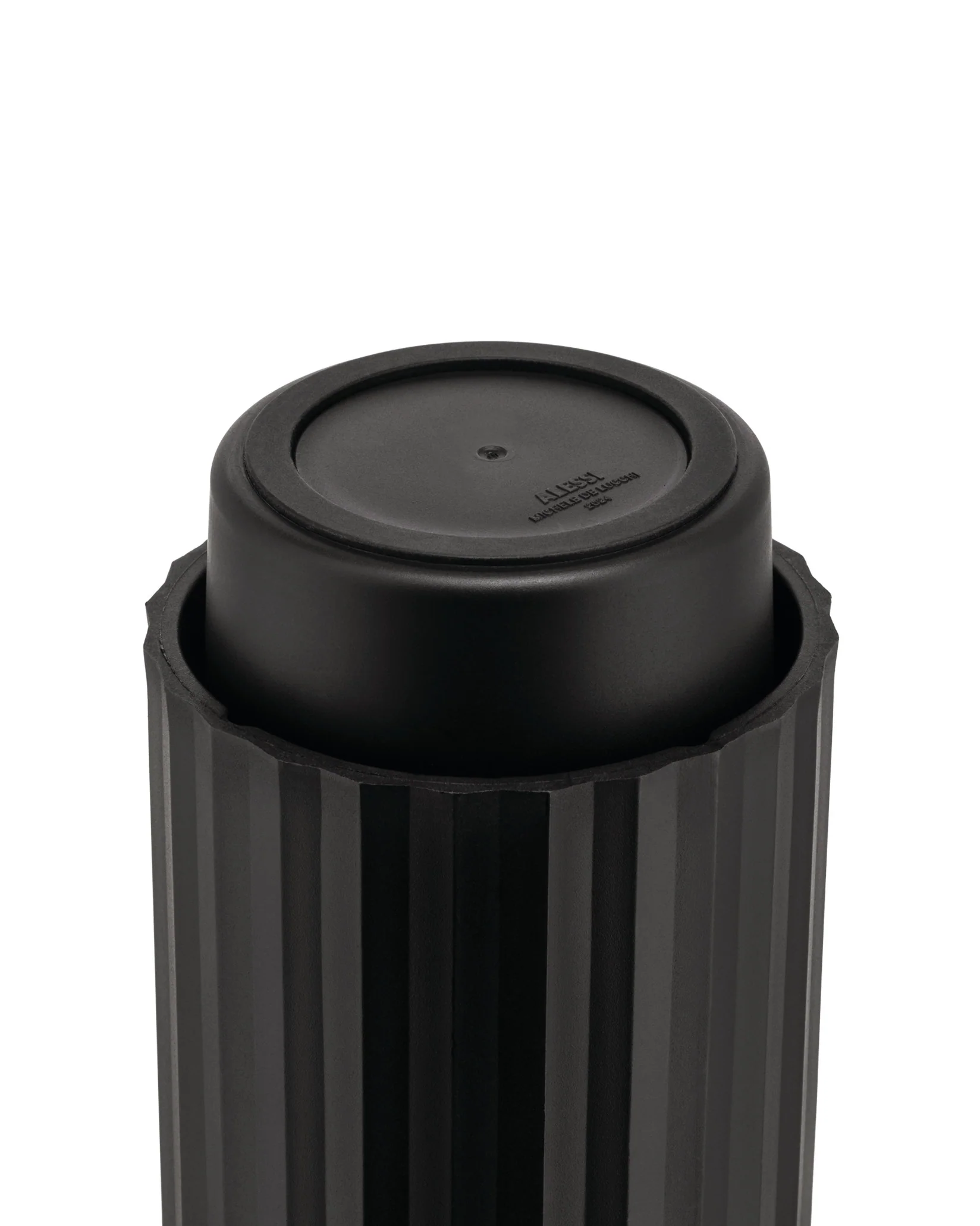 Plissé Capsule crusher Design Michele De Lucchi