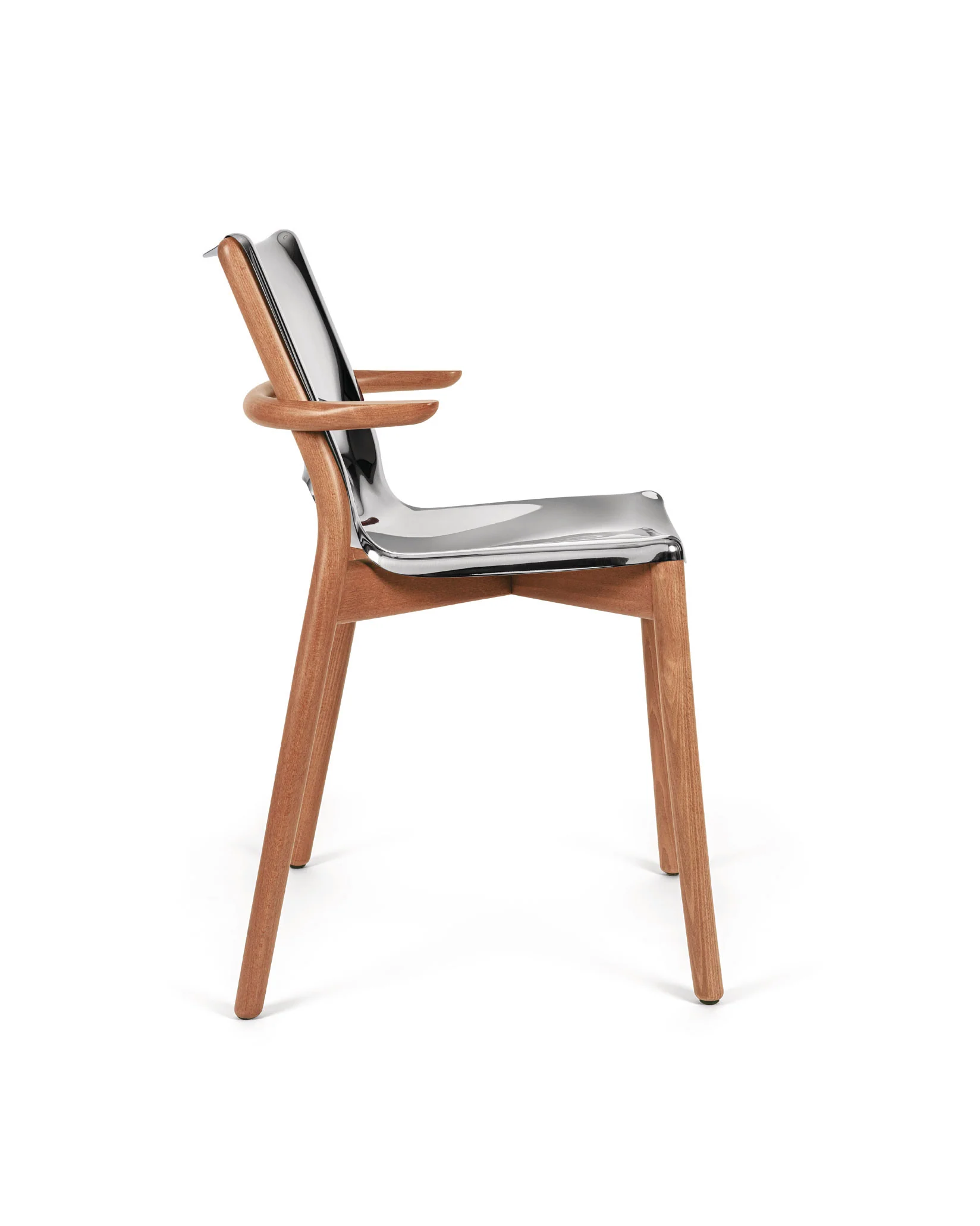 Poêle Collection Monoshell chair with armrests Design Philippe Starck