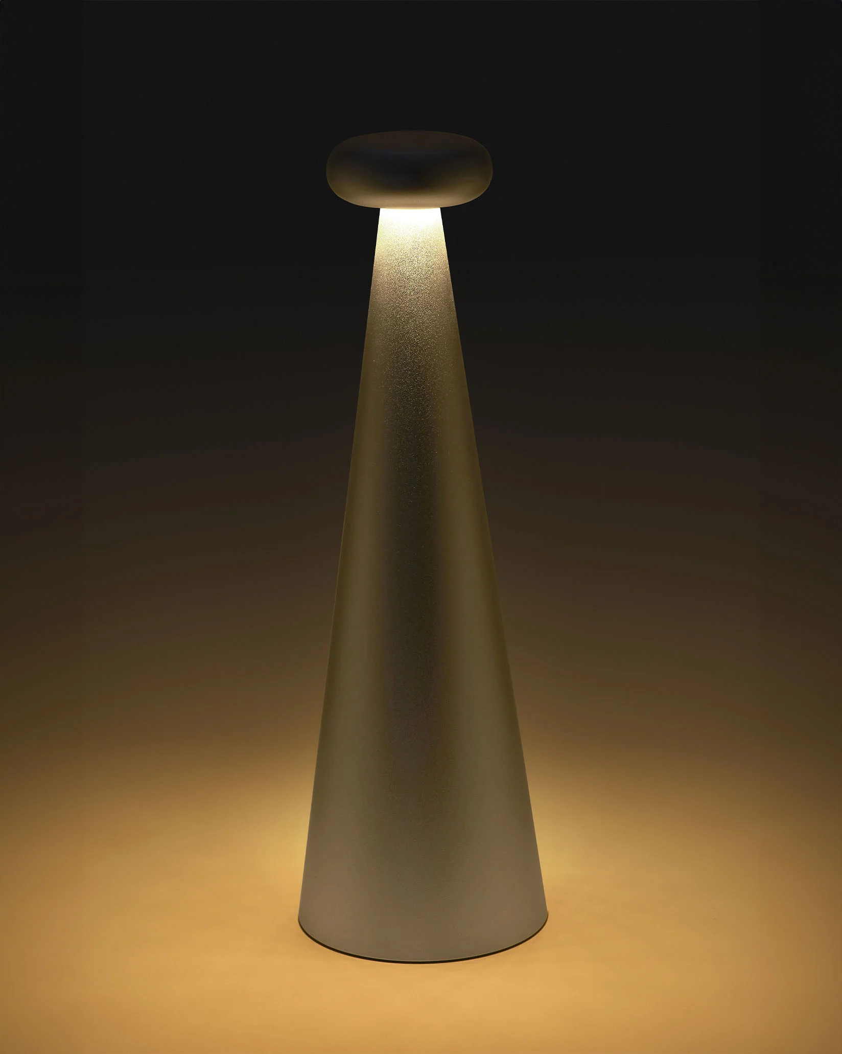 Bedin Table lamp Design Alessandro Stabile