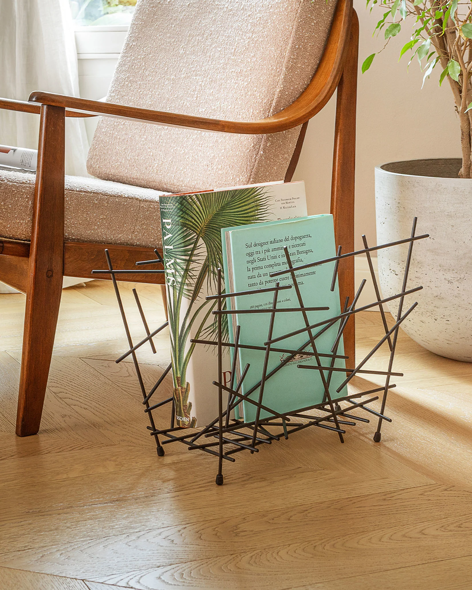 Blow up Magazine holder Design Fratelli Campana